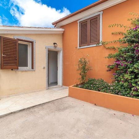 Villa Casa Angus Badesi Exterior foto