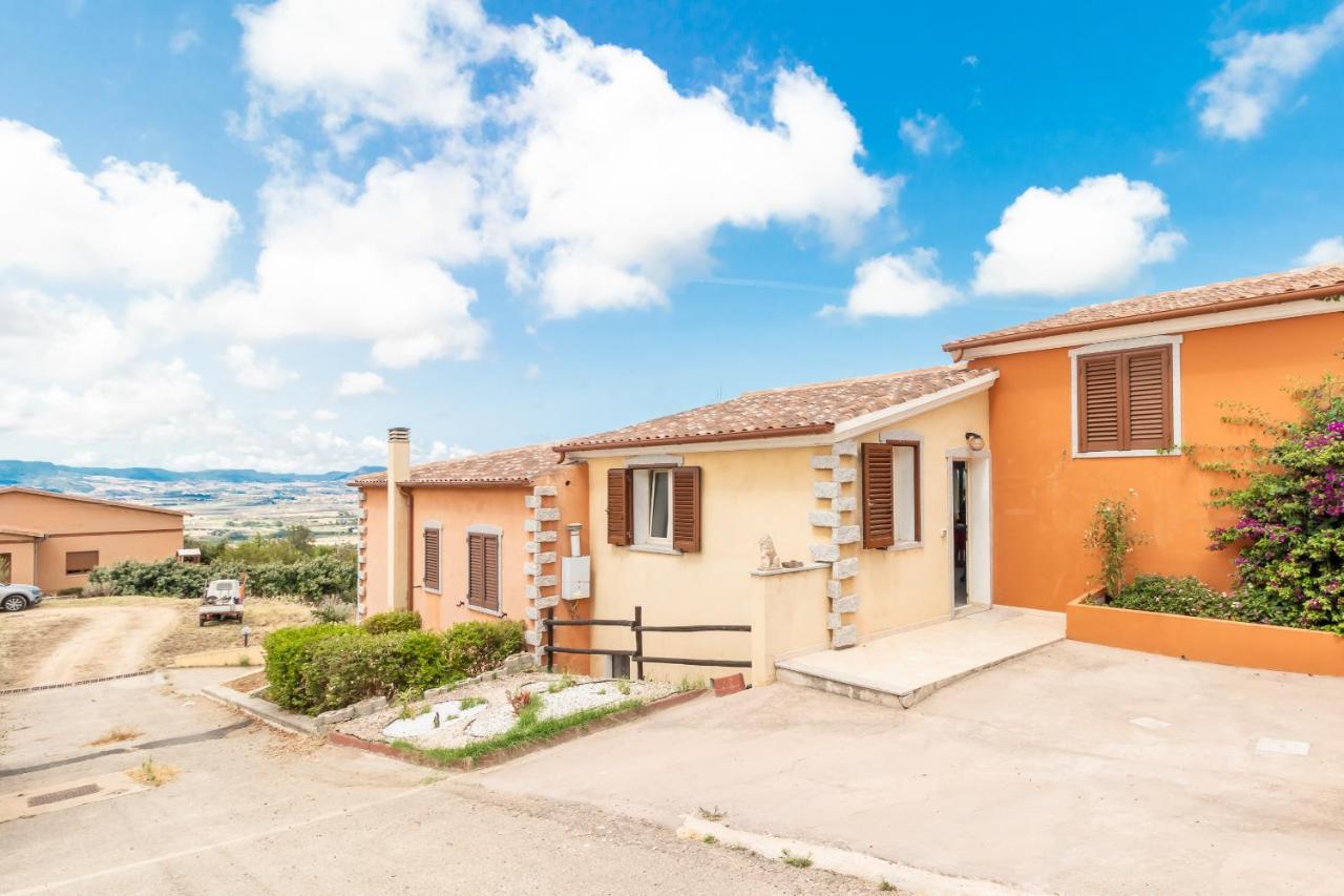 Villa Casa Angus Badesi Exterior foto